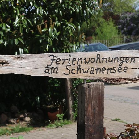 Ferienwohnungen Am Schwanensee 布隆 外观 照片
